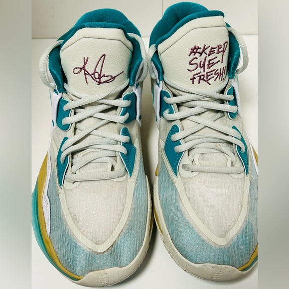 NIKE Kyrie Infinity “Keep Sue bird Fresh” youth size 5.5 Y sneaker - Picture 5 of 8
